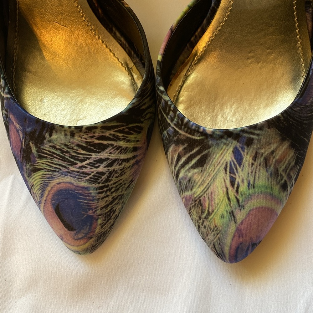 Stunning BCBG size 7 heels - Picture 7 of 10